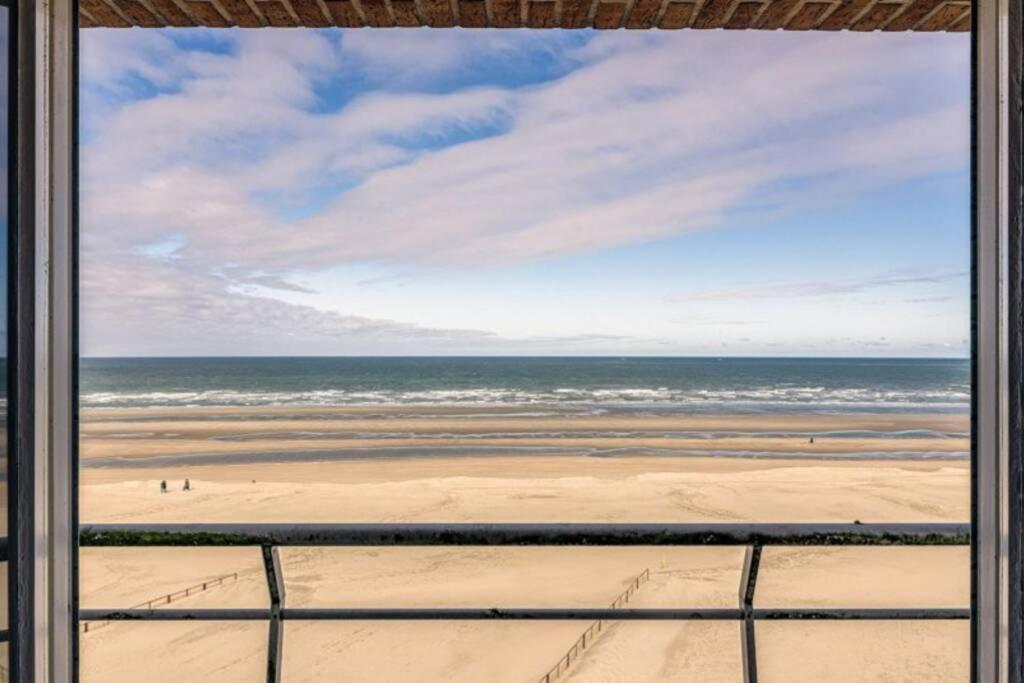 Appartment With Frontal Sea View With 3 Bedrooms Koksijde Buitenkant foto