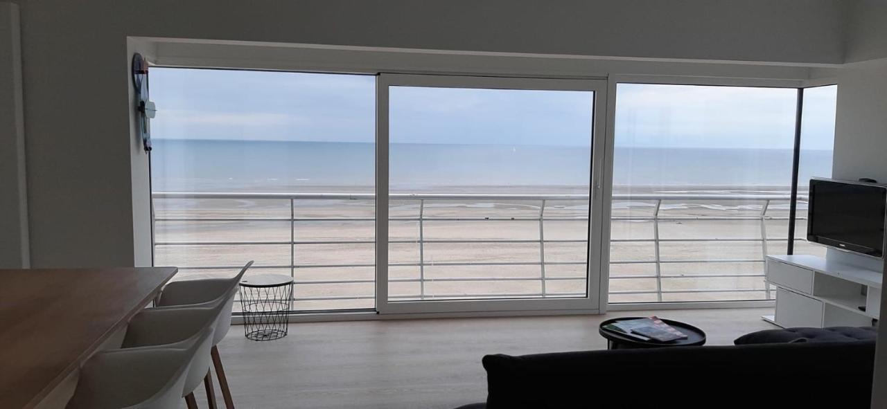 Appartment With Frontal Sea View With 3 Bedrooms Koksijde Buitenkant foto