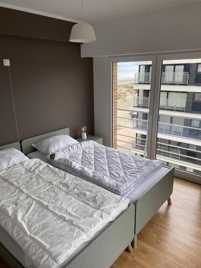Appartment With Frontal Sea View With 3 Bedrooms Koksijde Buitenkant foto
